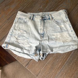 NWOT American Eagle distressed cuffed jean shorts